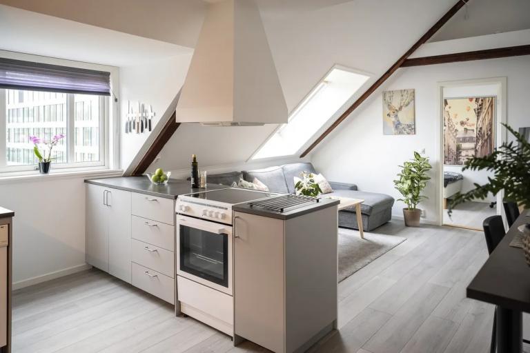 Åpen løsning kjøkken og stue
